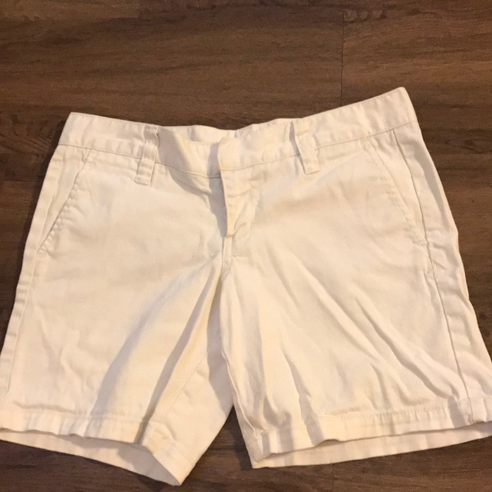 White jean Hurley shorts